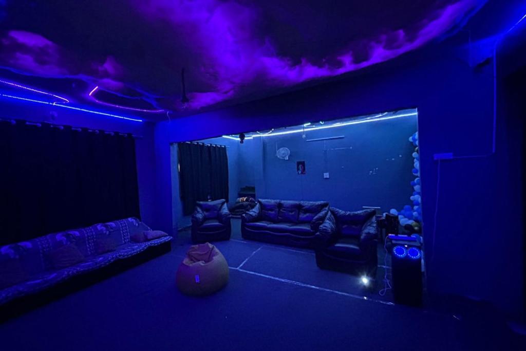Apartment Dim Delights *